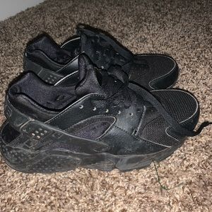 Nike Hurache Black 5 Y